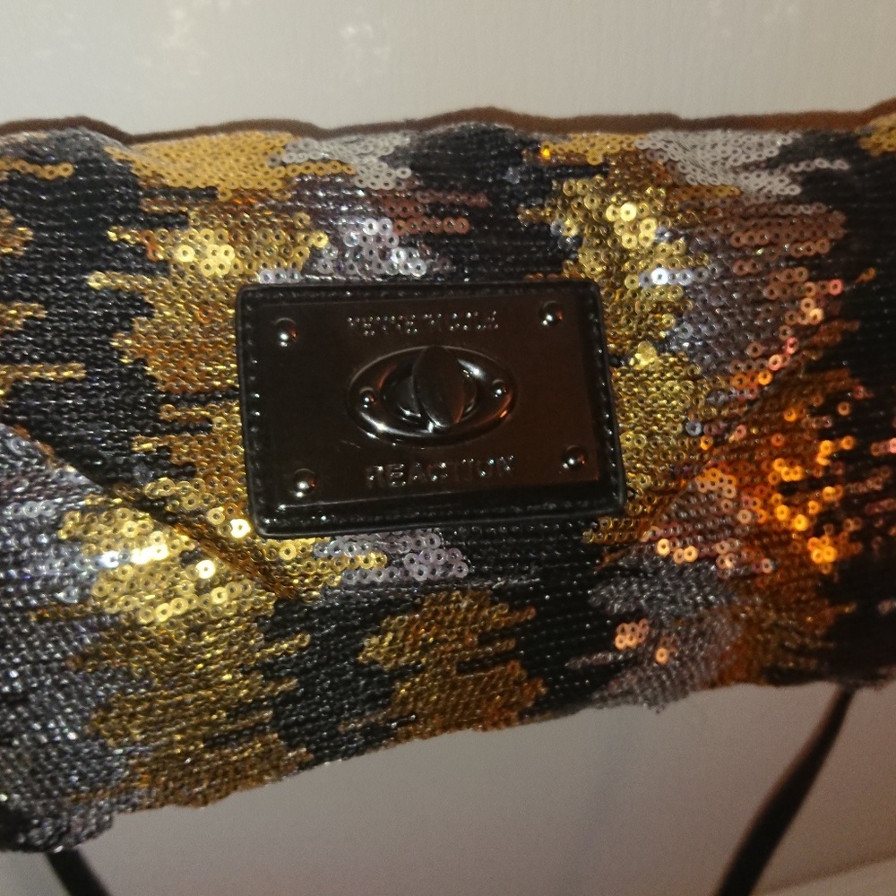 Kenneth cole reaction crossbody messenger purse